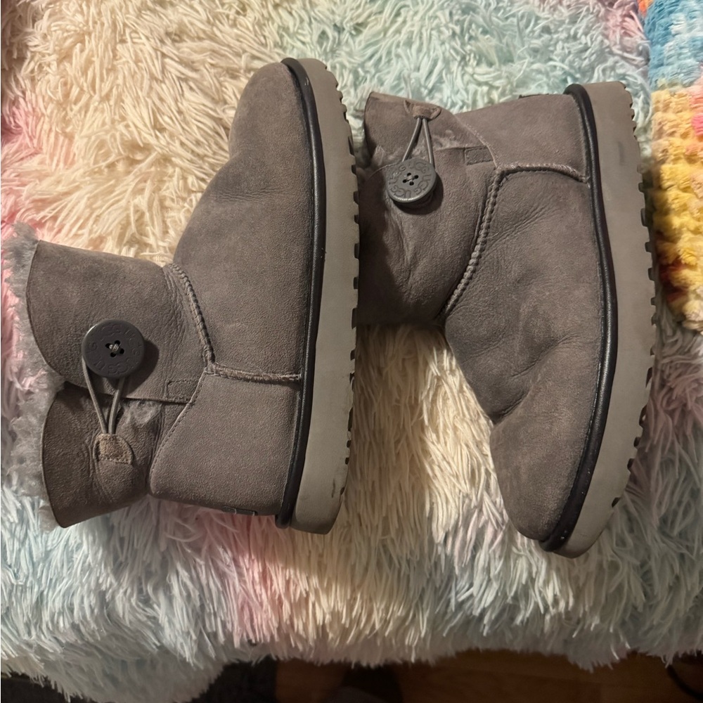 Gray Suede Ankle Boots with Fur Lining mint condition! - Picture 4 of 11